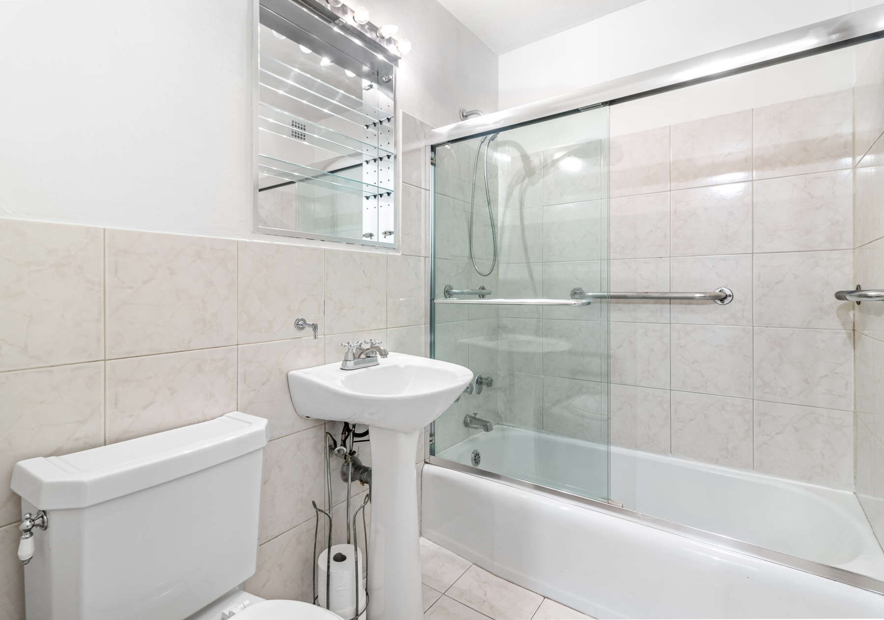 300 E 33rd Street Unit: 6F