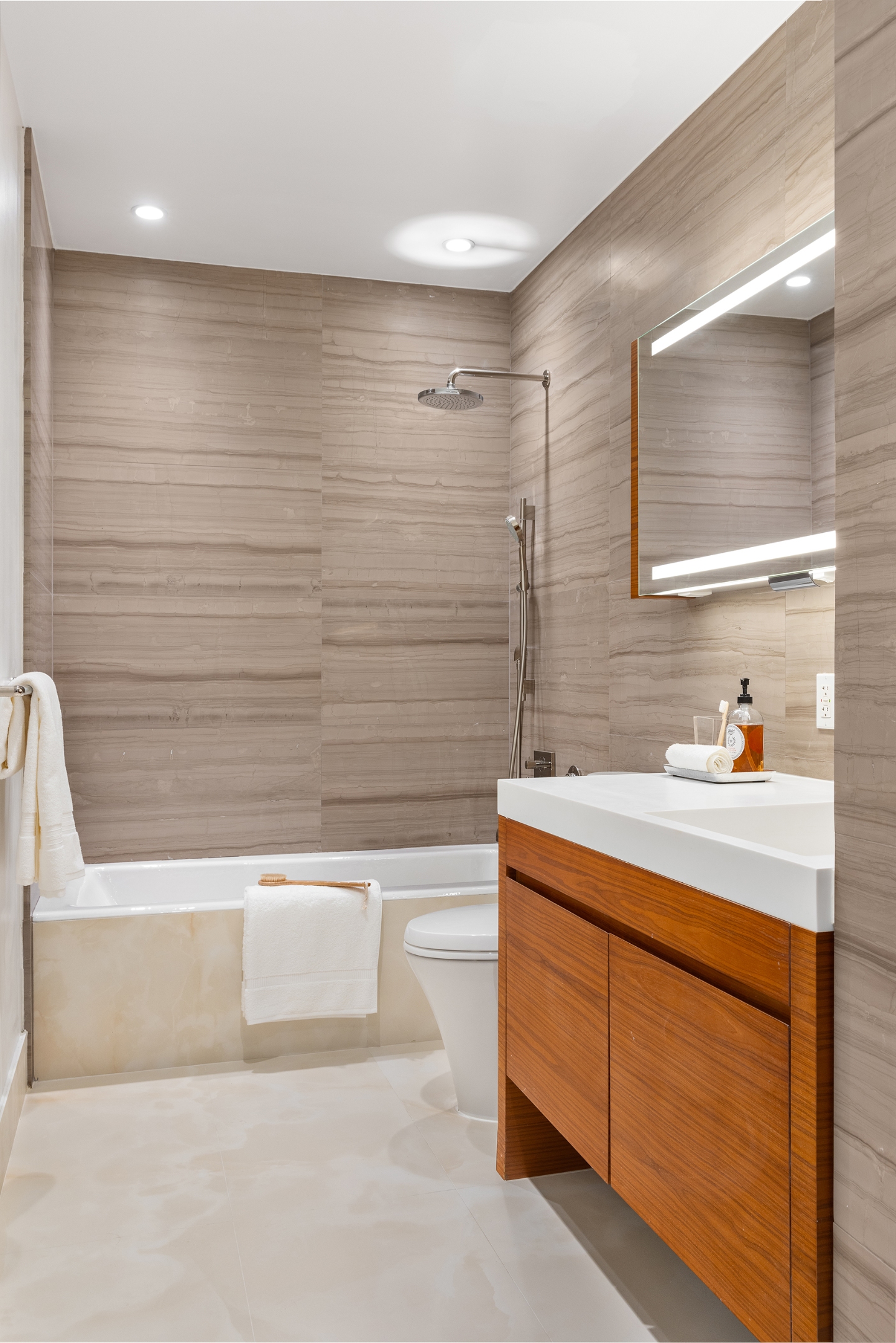 19 PARK Place Unit: 4B
