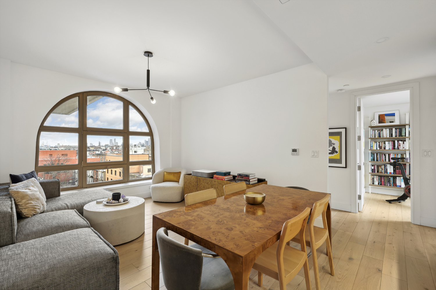 229 9TH Street Unit: 606