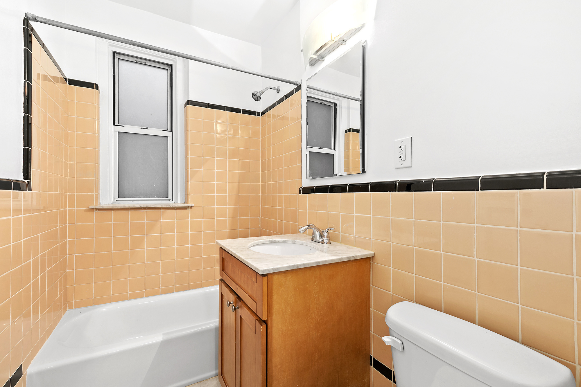 225 East 47th Street Unit: 3E