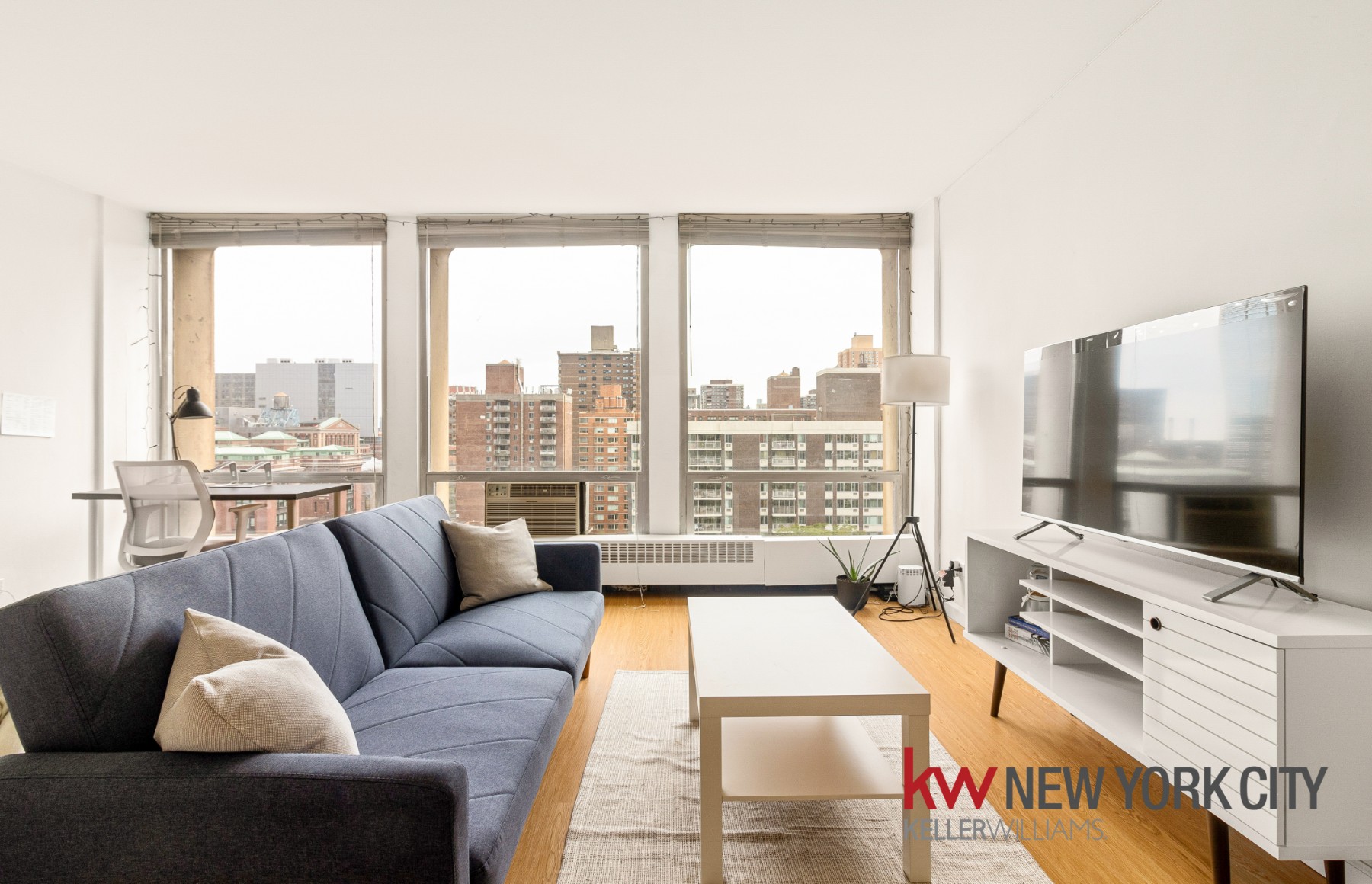 300 East 33rd Street Unit: 6F