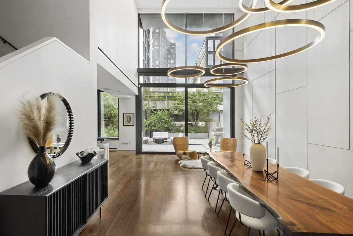 505 W 19TH Street Unit: 2D