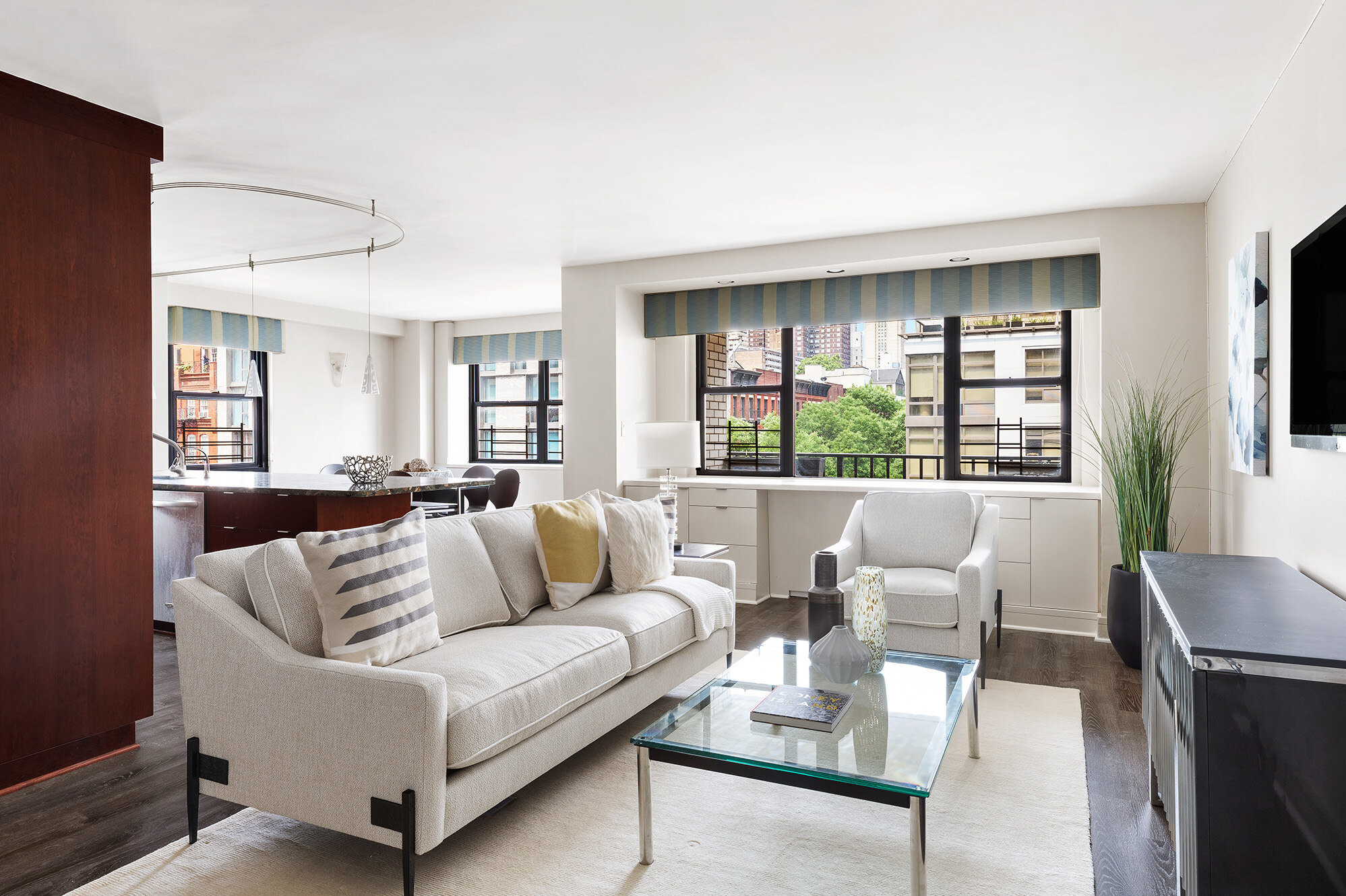 401 E 89TH Street Unit: 6A