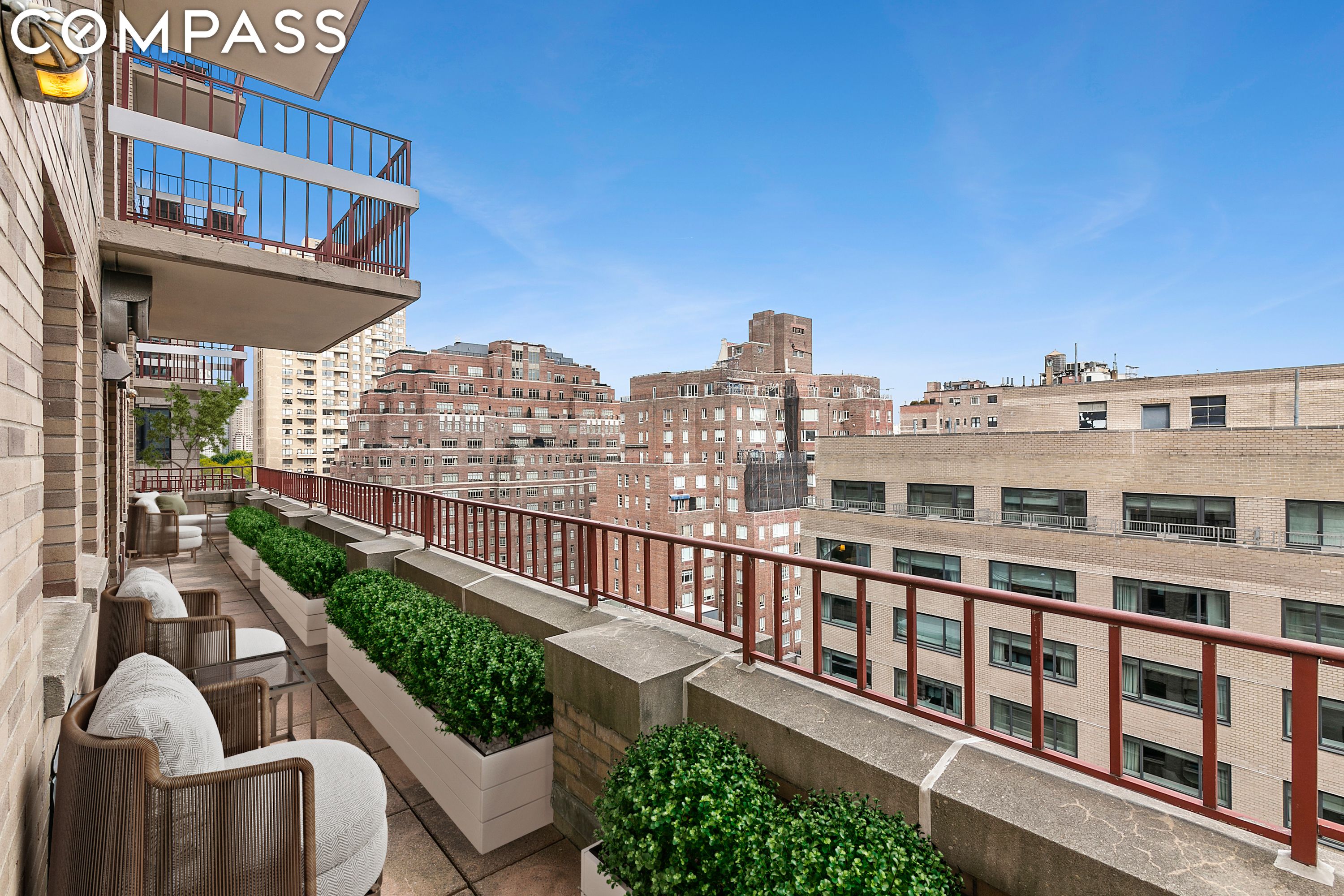 40 East 61st Street Unit: 13AB