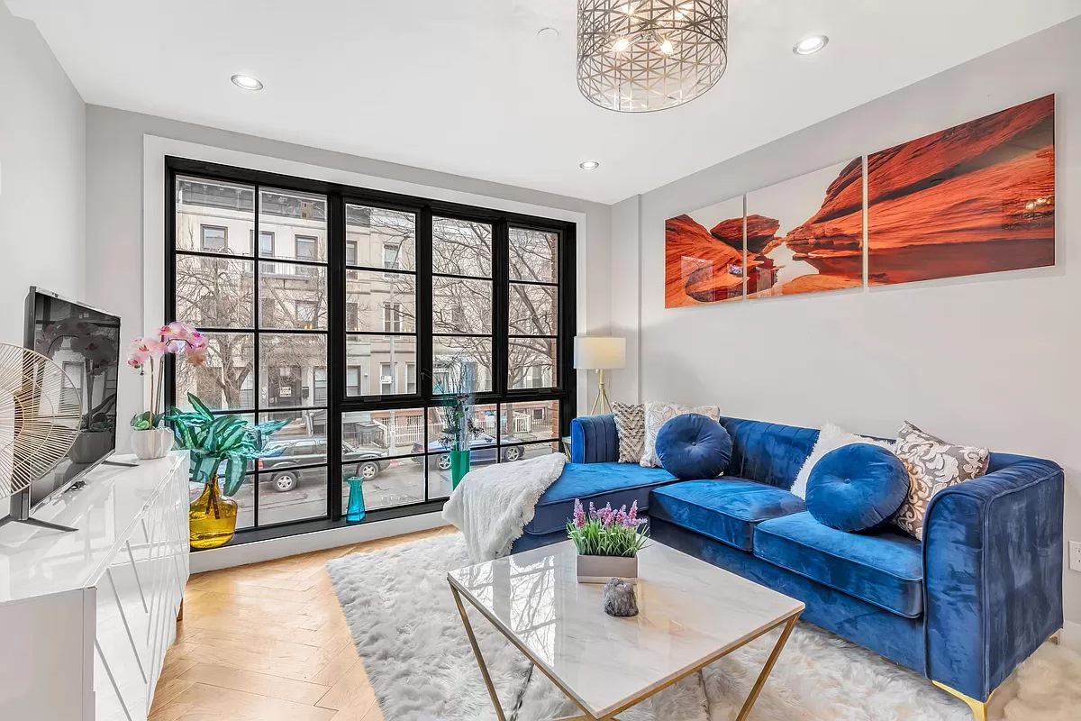 340 Chauncey Street Unit: PHF