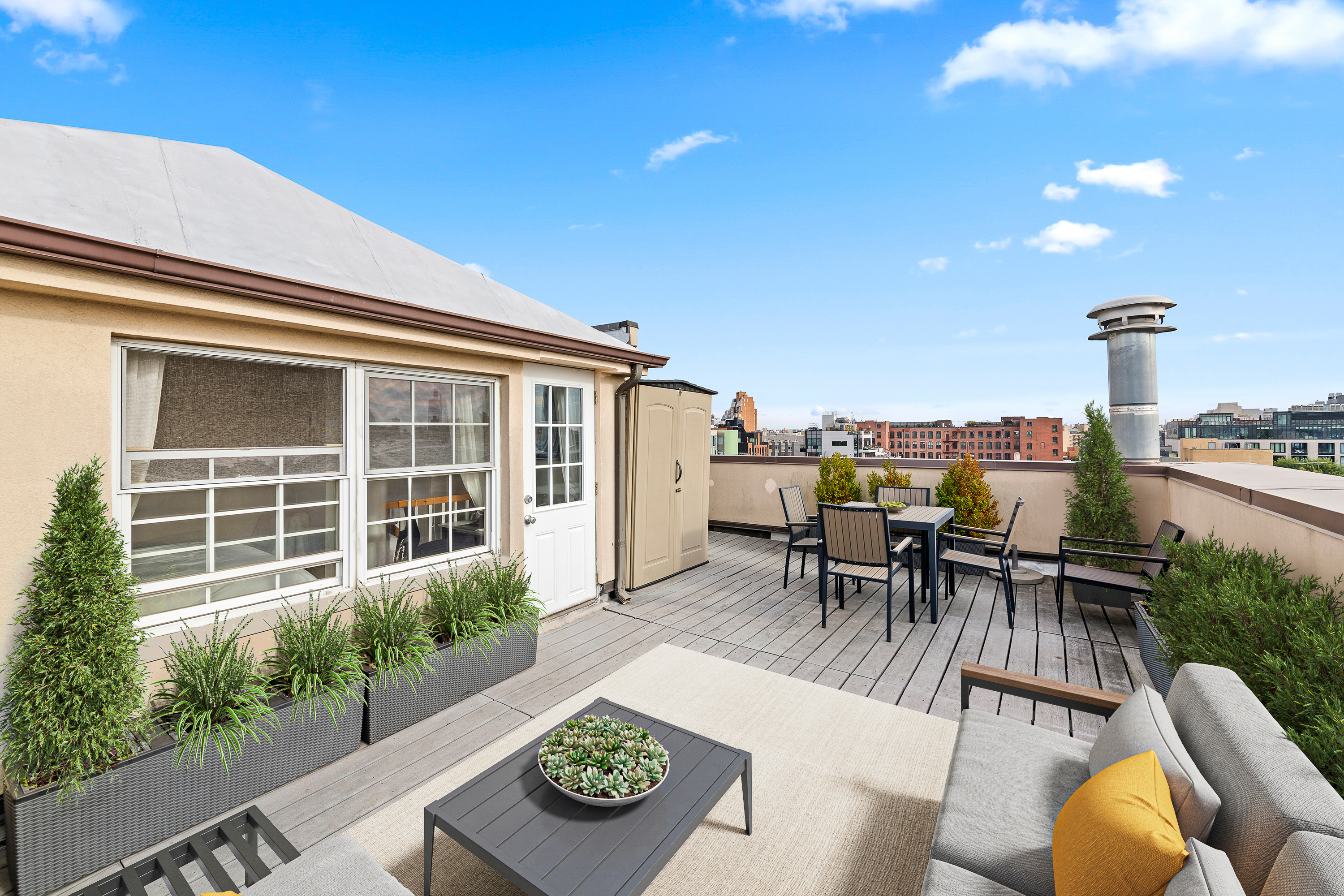 135 N 9th Street Unit: 5