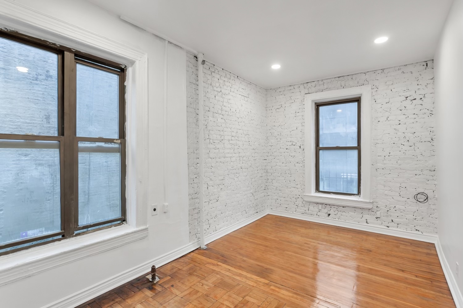 177 Thompson Street Unit: 27