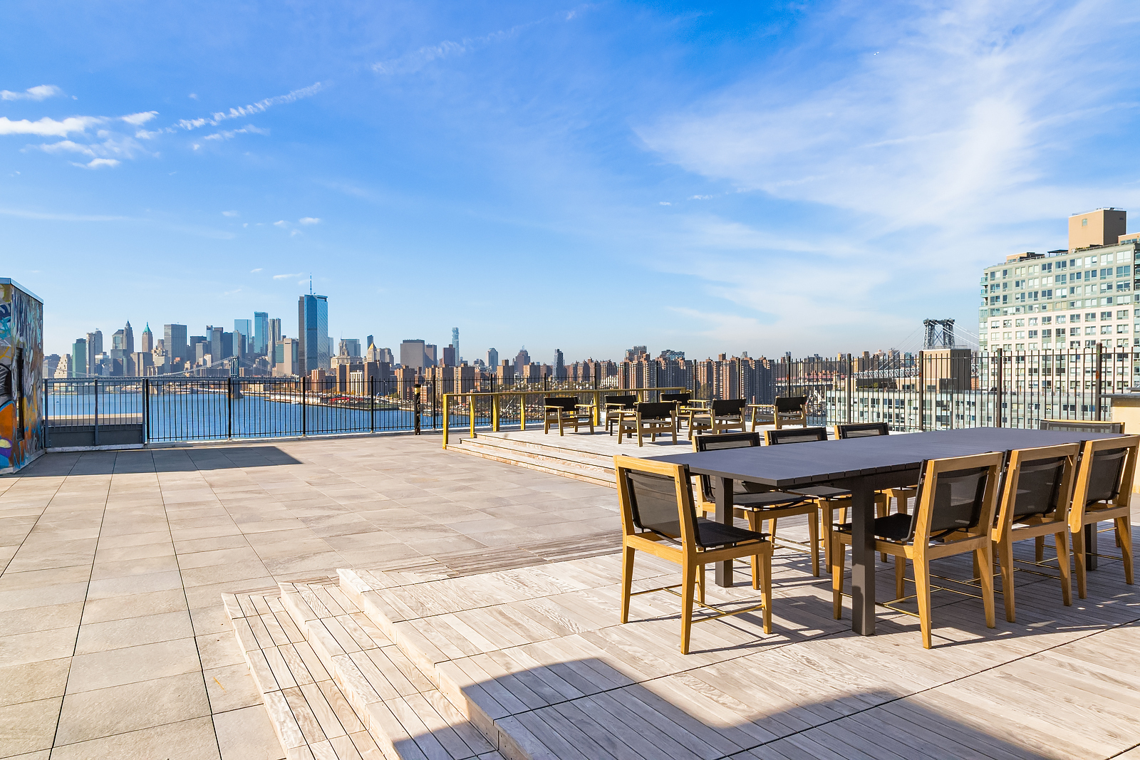 475 Kent Avenue Unit: 404