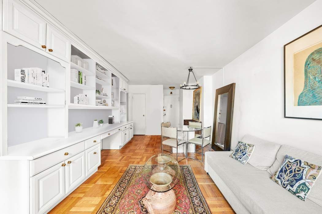 301 East 63rd Street Unit: 12A