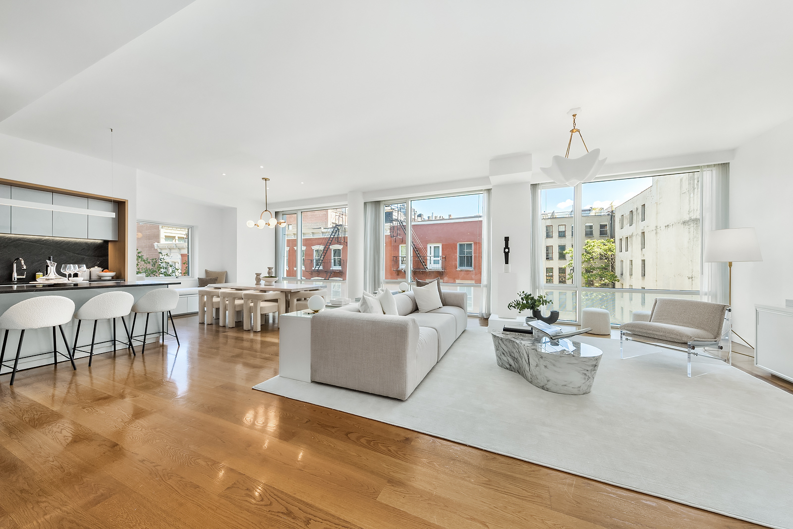 311 W BROADWAY Unit: 5EJ
