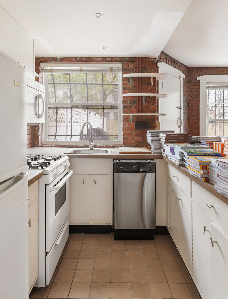 341 E 116TH Street
