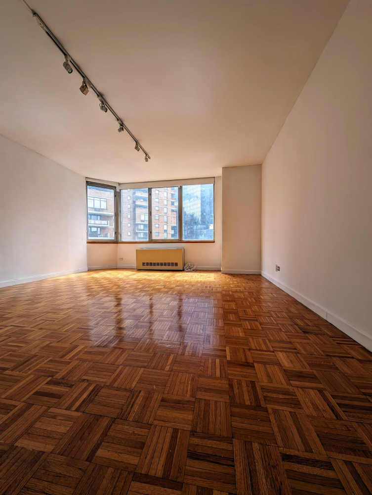 500 West 43rd Street Unit: 28D