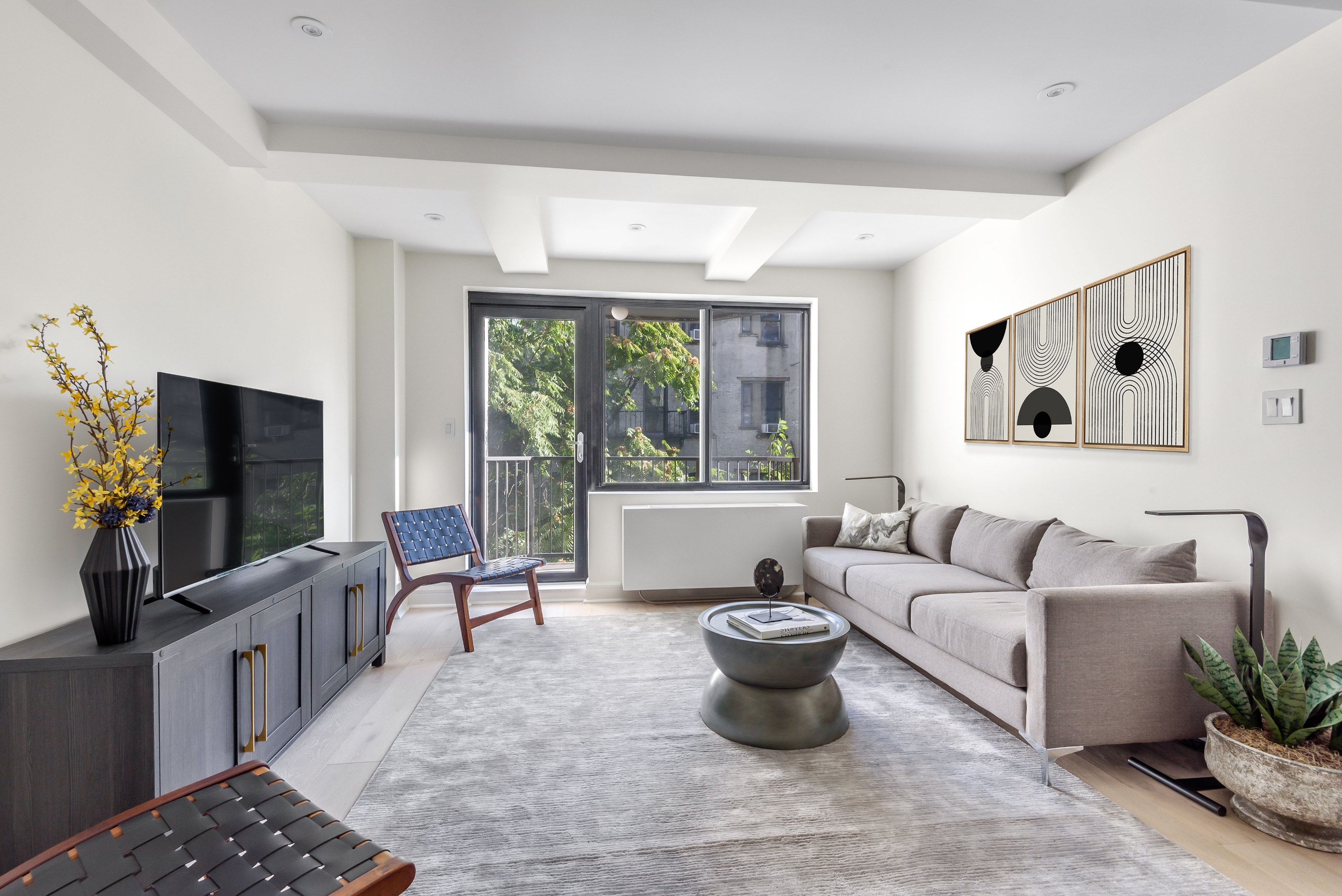 533 E 12th Street Unit: 5A