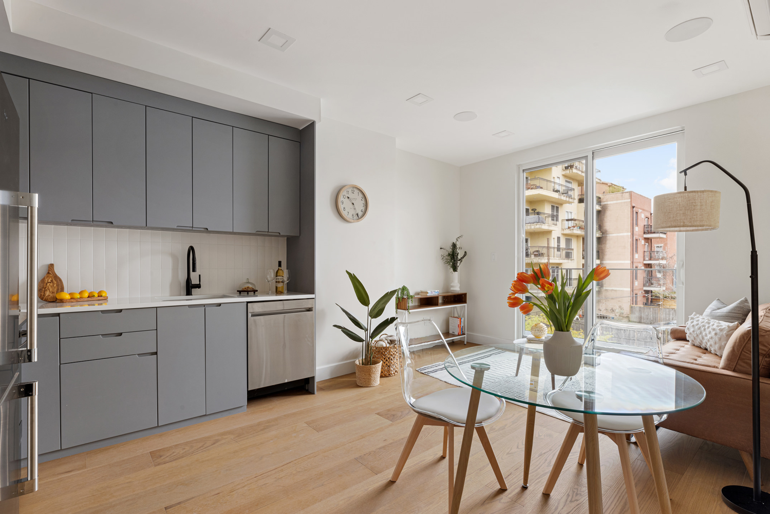 289 22nd Street Unit: 2F