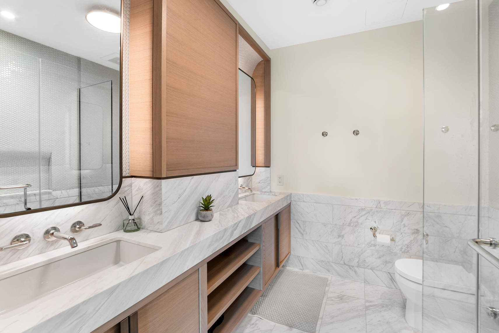 214 W 72ND Street Unit: 16