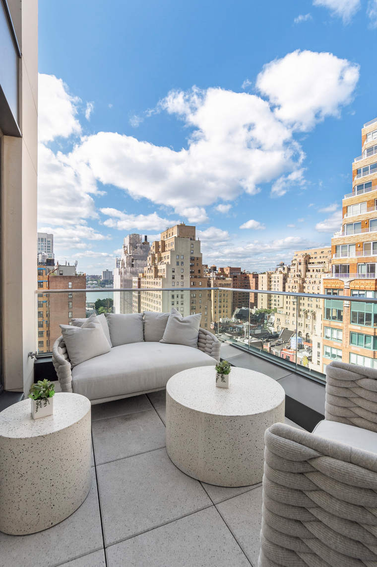 214 W 72ND Street Unit: 16