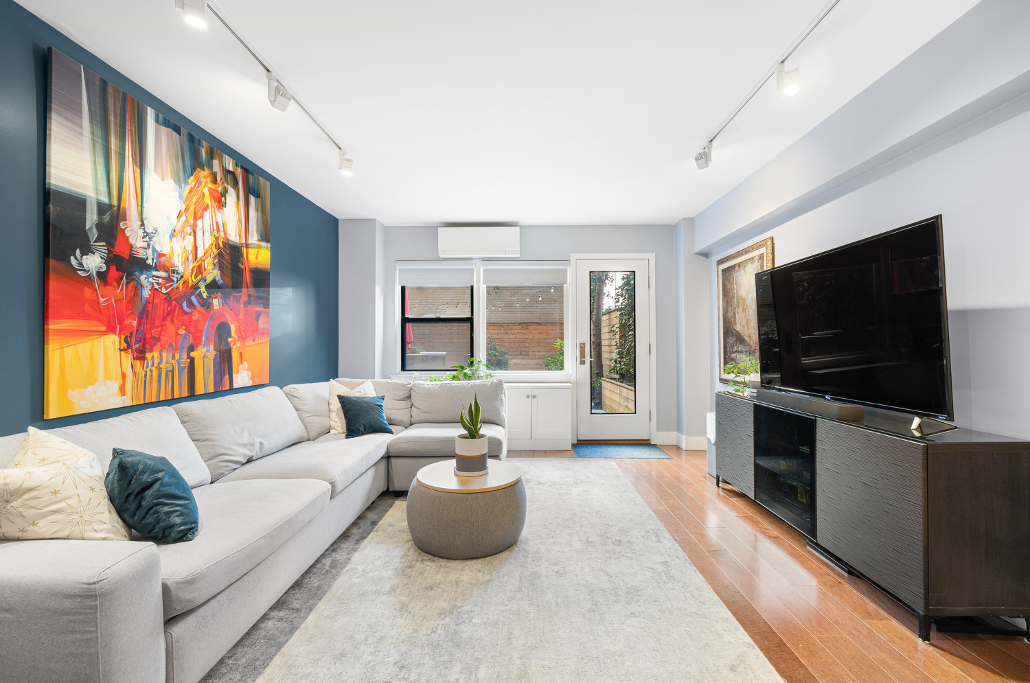 207 East 77th Street Unit: 1E