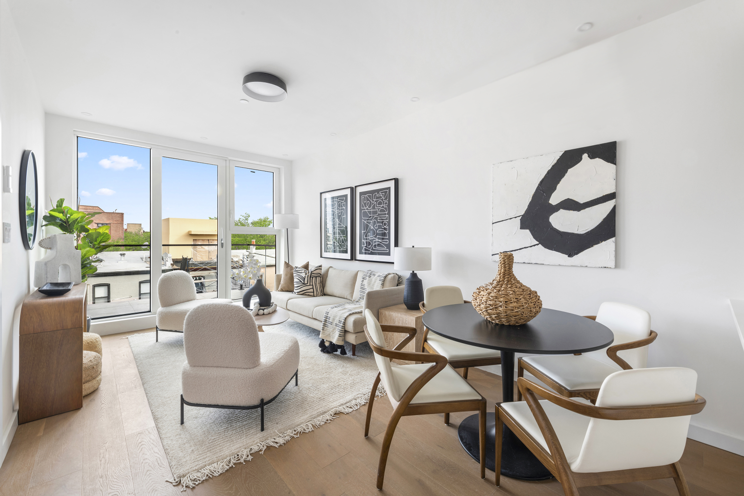 637 Madison Street Unit: 4B