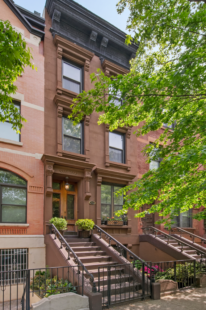 211 W 131ST Street