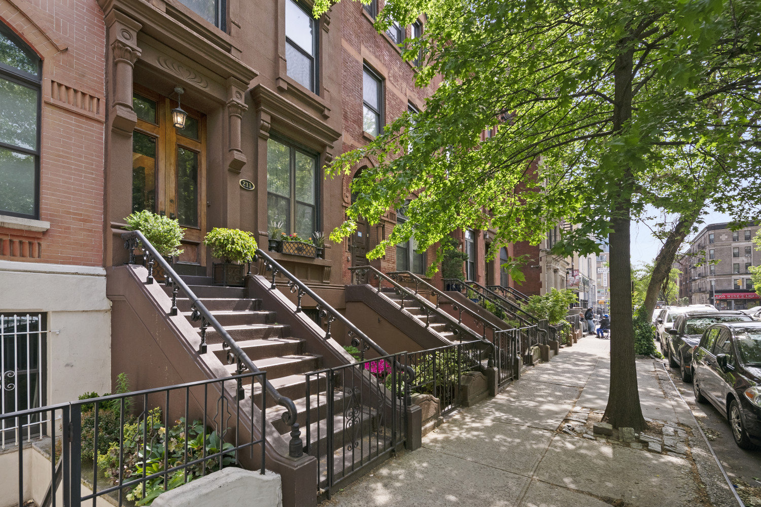 211 W 131ST Street
