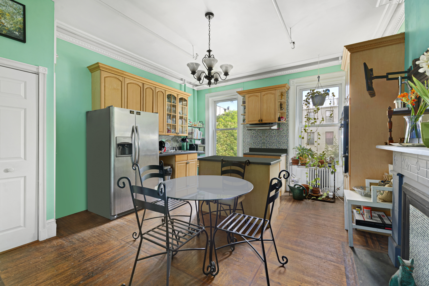 211 W 131ST Street