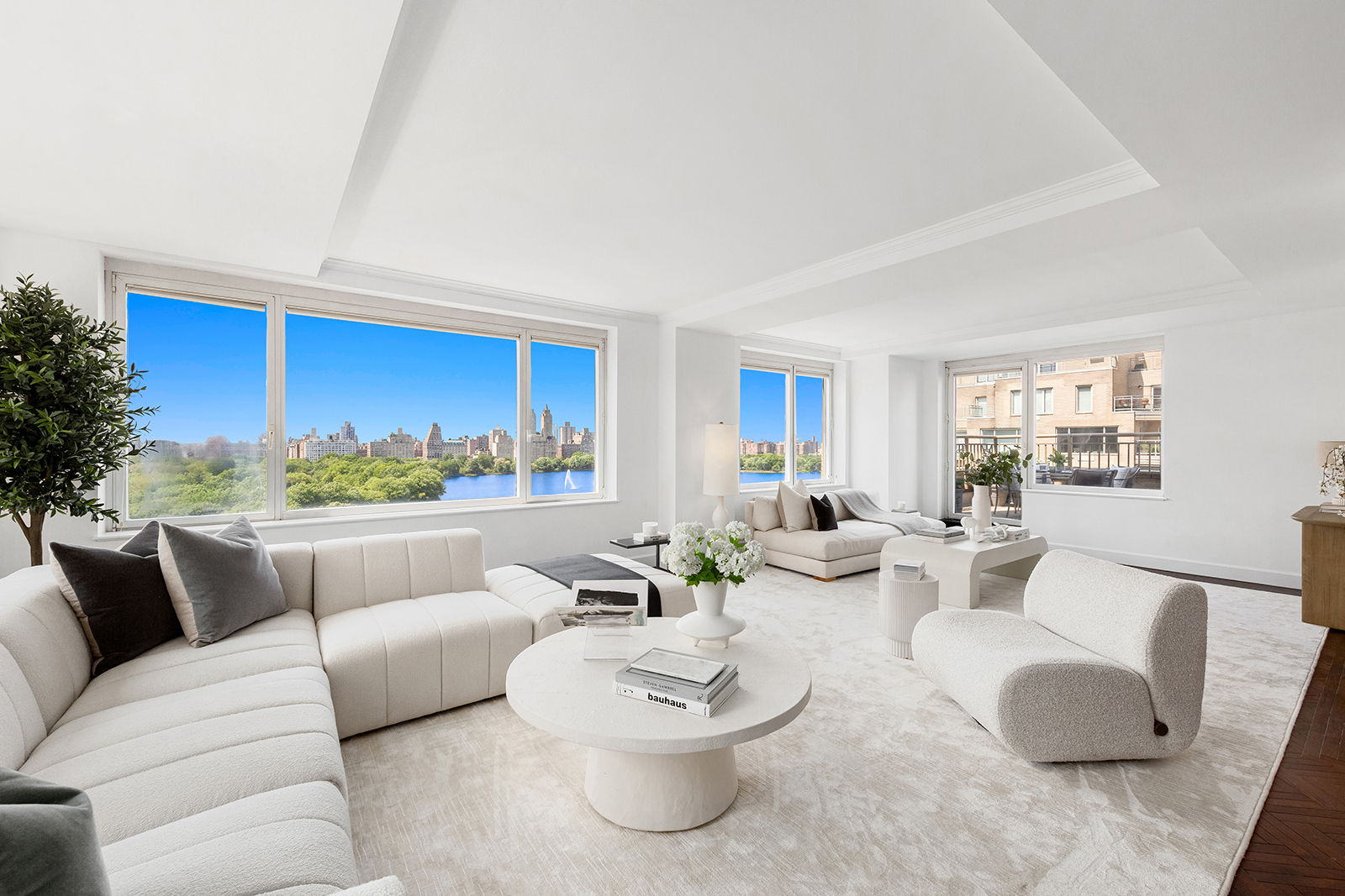 1049 5TH Avenue Unit: 17B