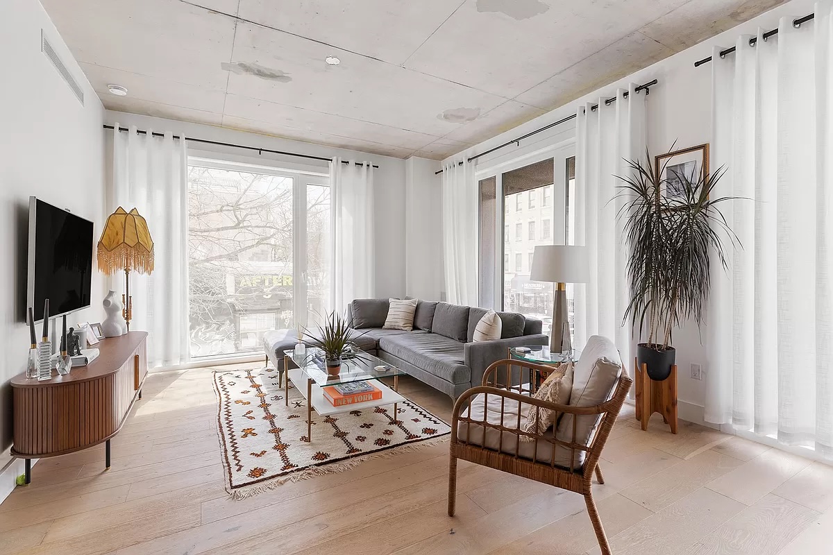 169 Huron Street 2B