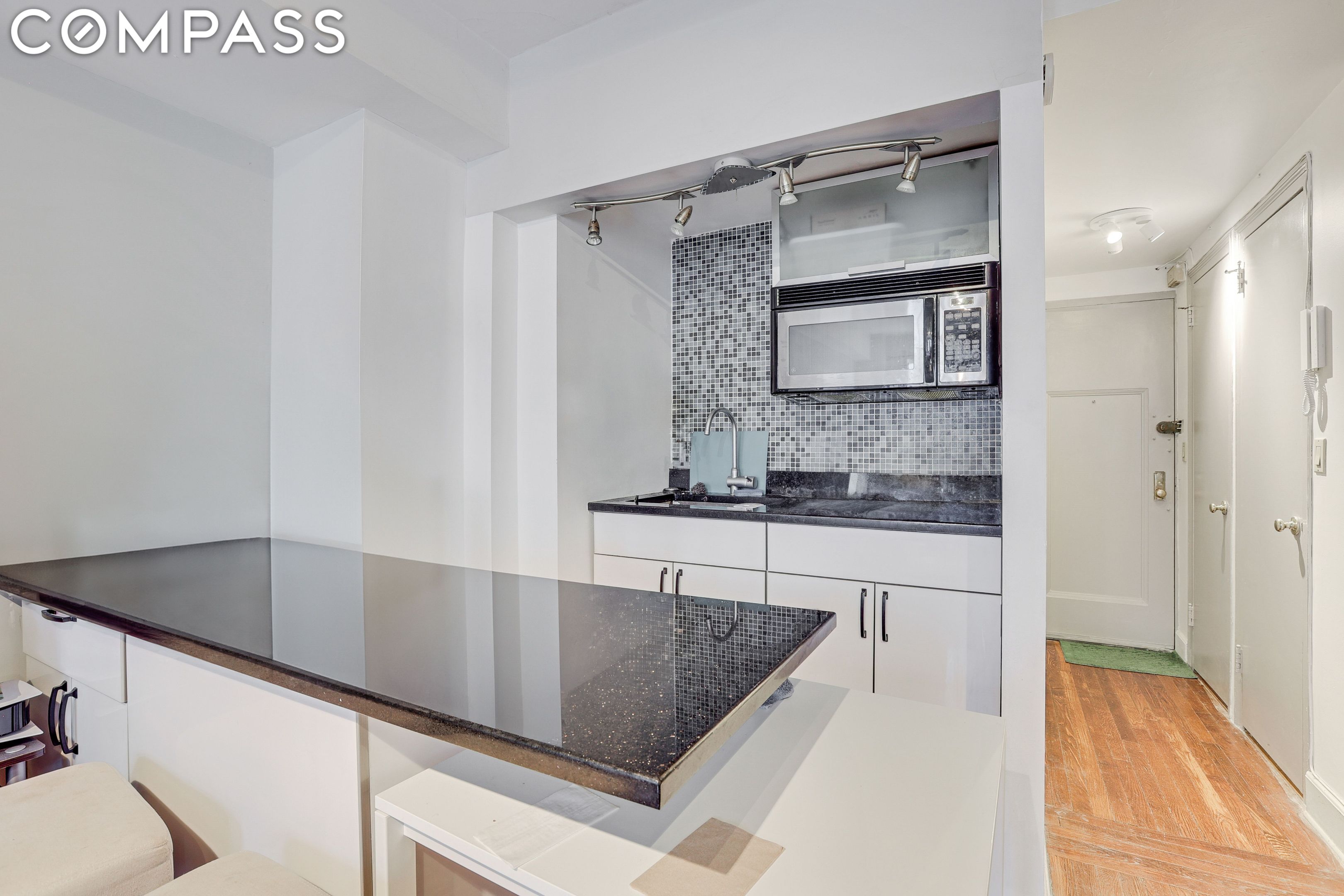 320 E 42nd Street 1207