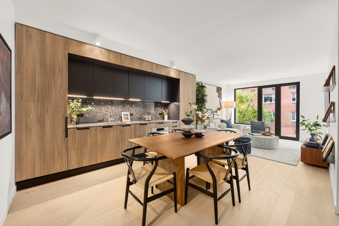 181 East 101st Street Unit: 803