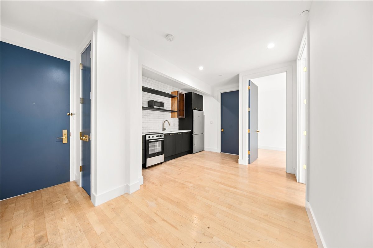 709 Hart Street Unit: 5E