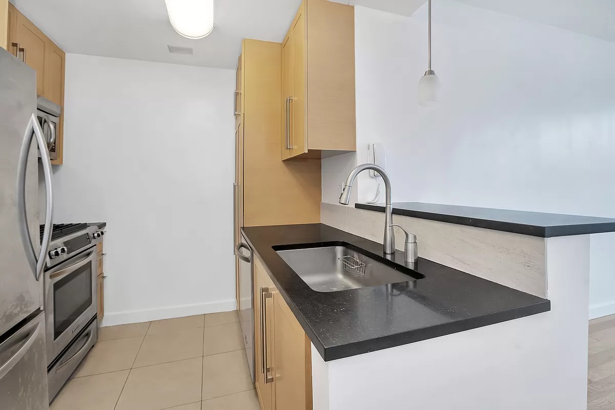 415 Main Street 15E