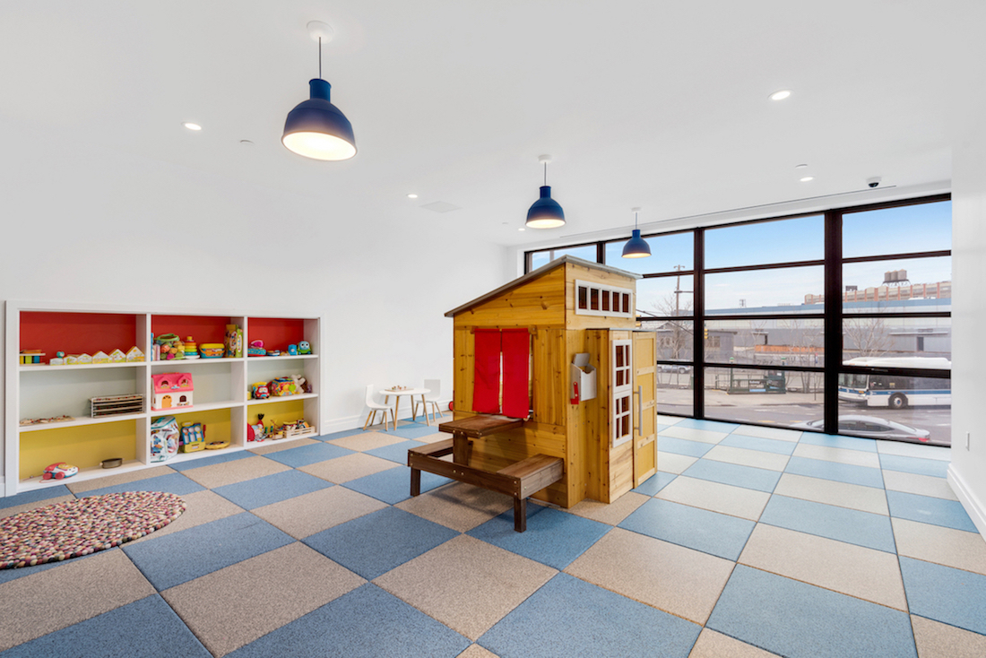 13-33 Jackson Ave 4C