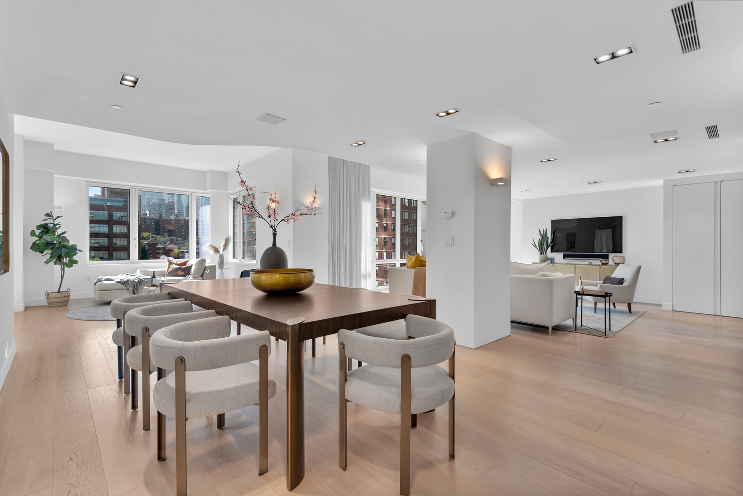 80 Riverside Boulevard 7U