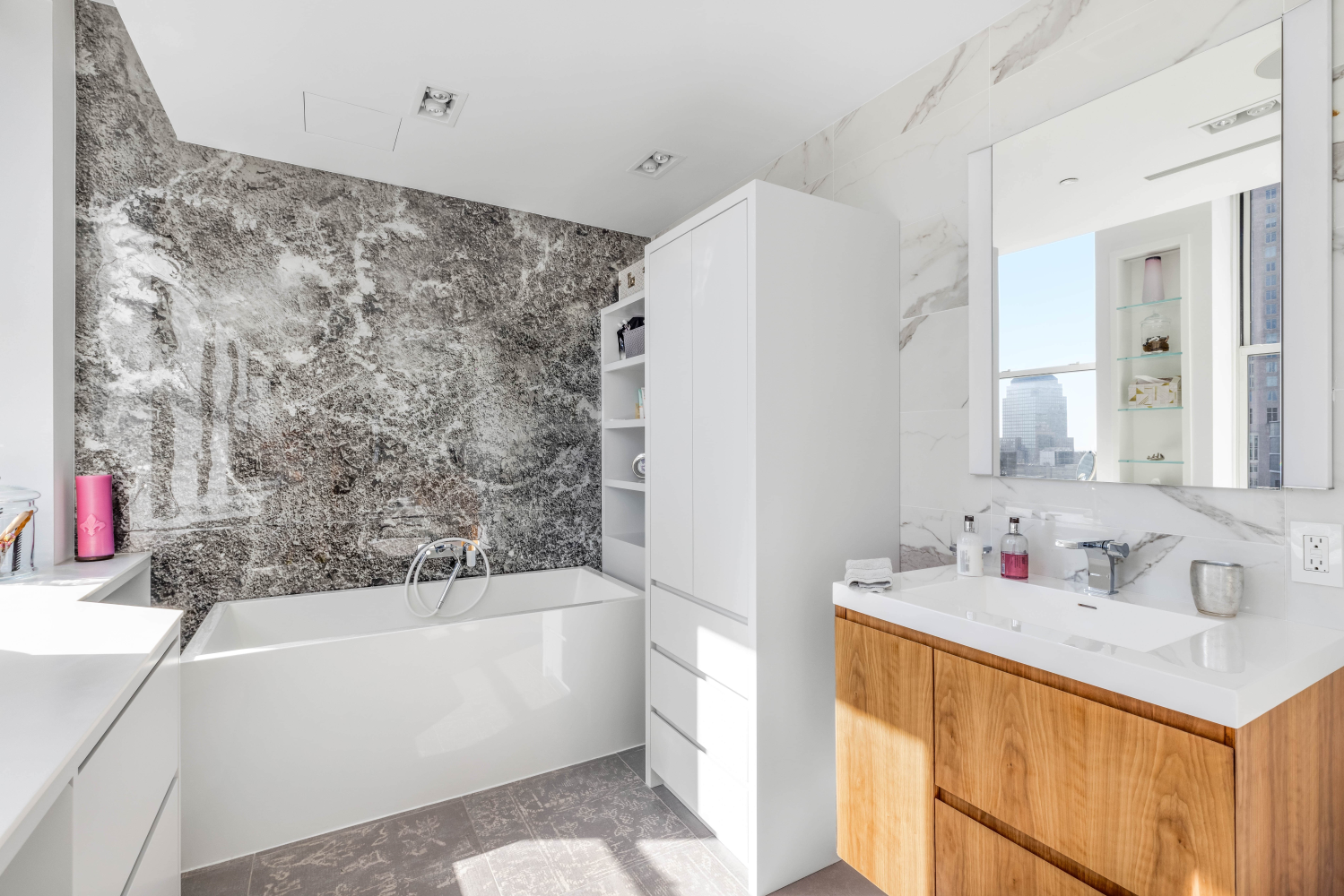 270 North Broadway 24C