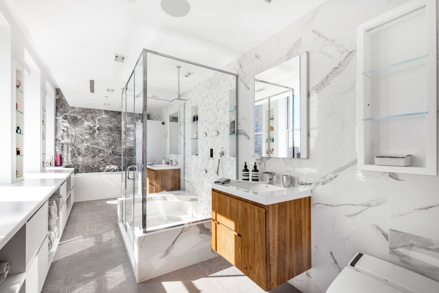 270 North Broadway 24C