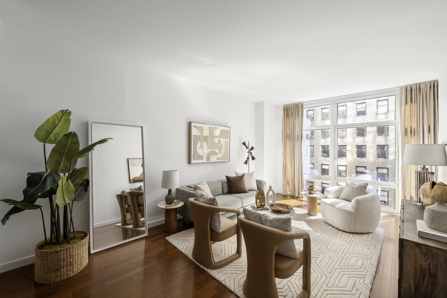 1600 Broadway 9A