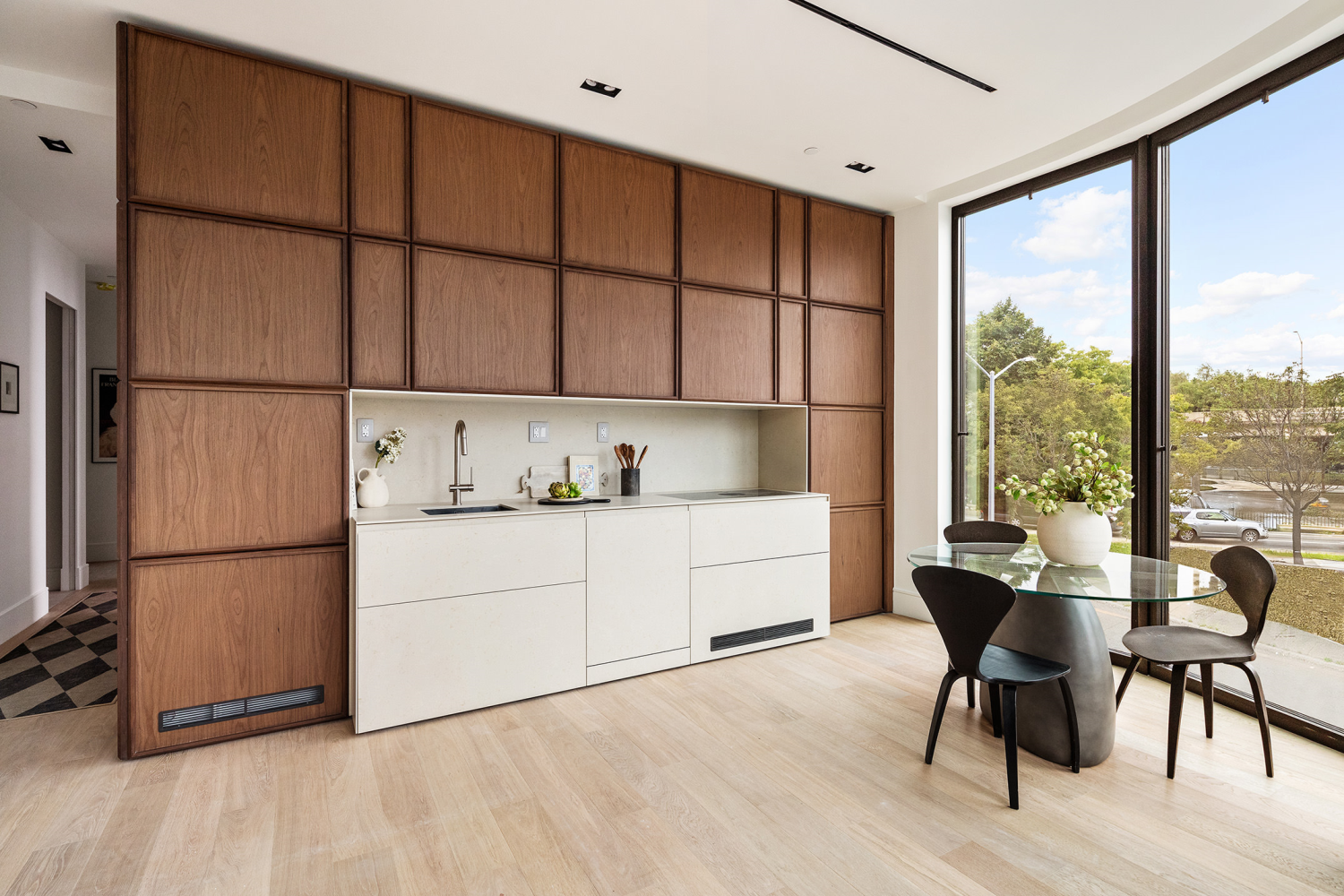 28 HERBERT Street 2C