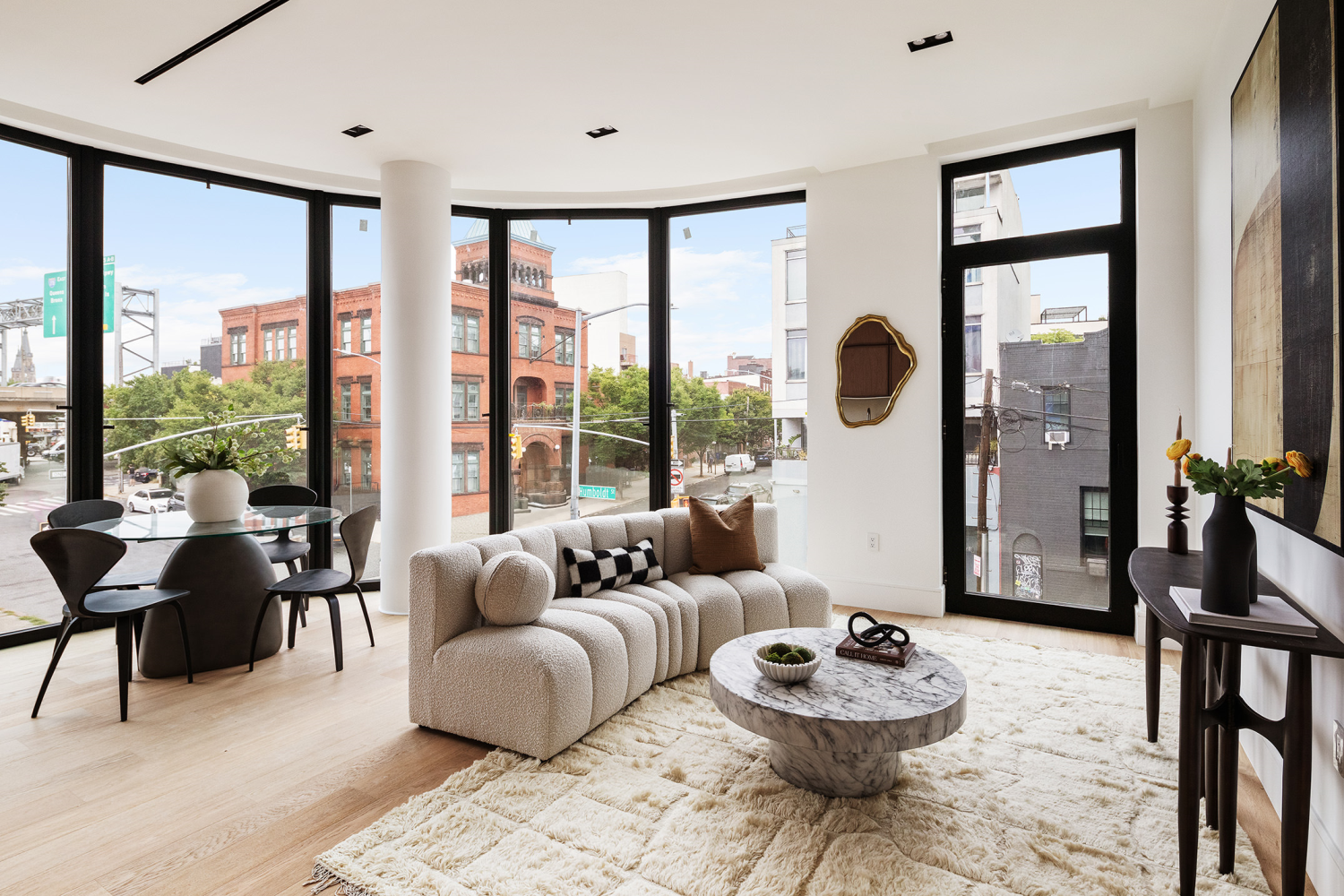 28 HERBERT Street 2C