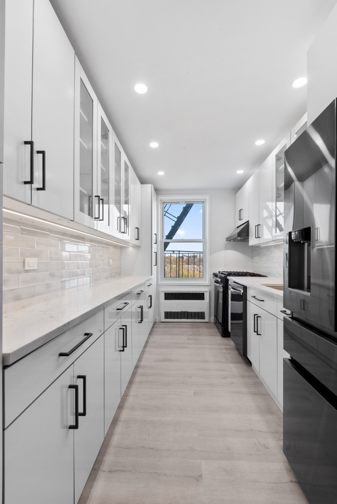 60-11 Broadway 5R