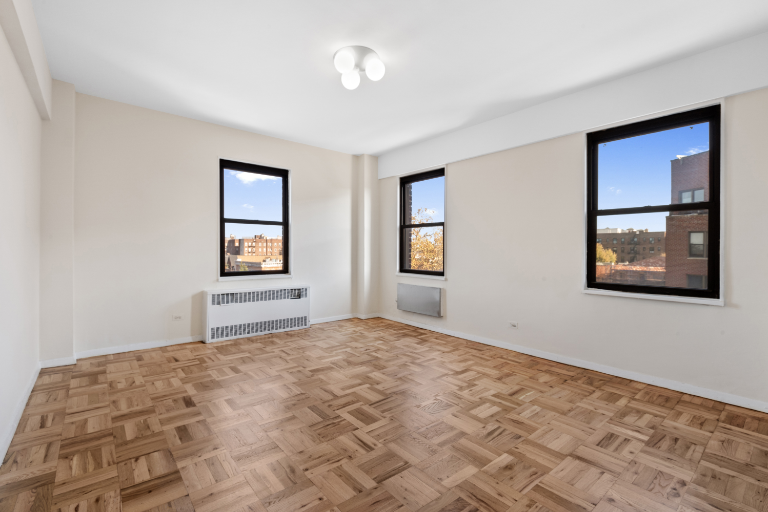 303 Beverley Road 5A