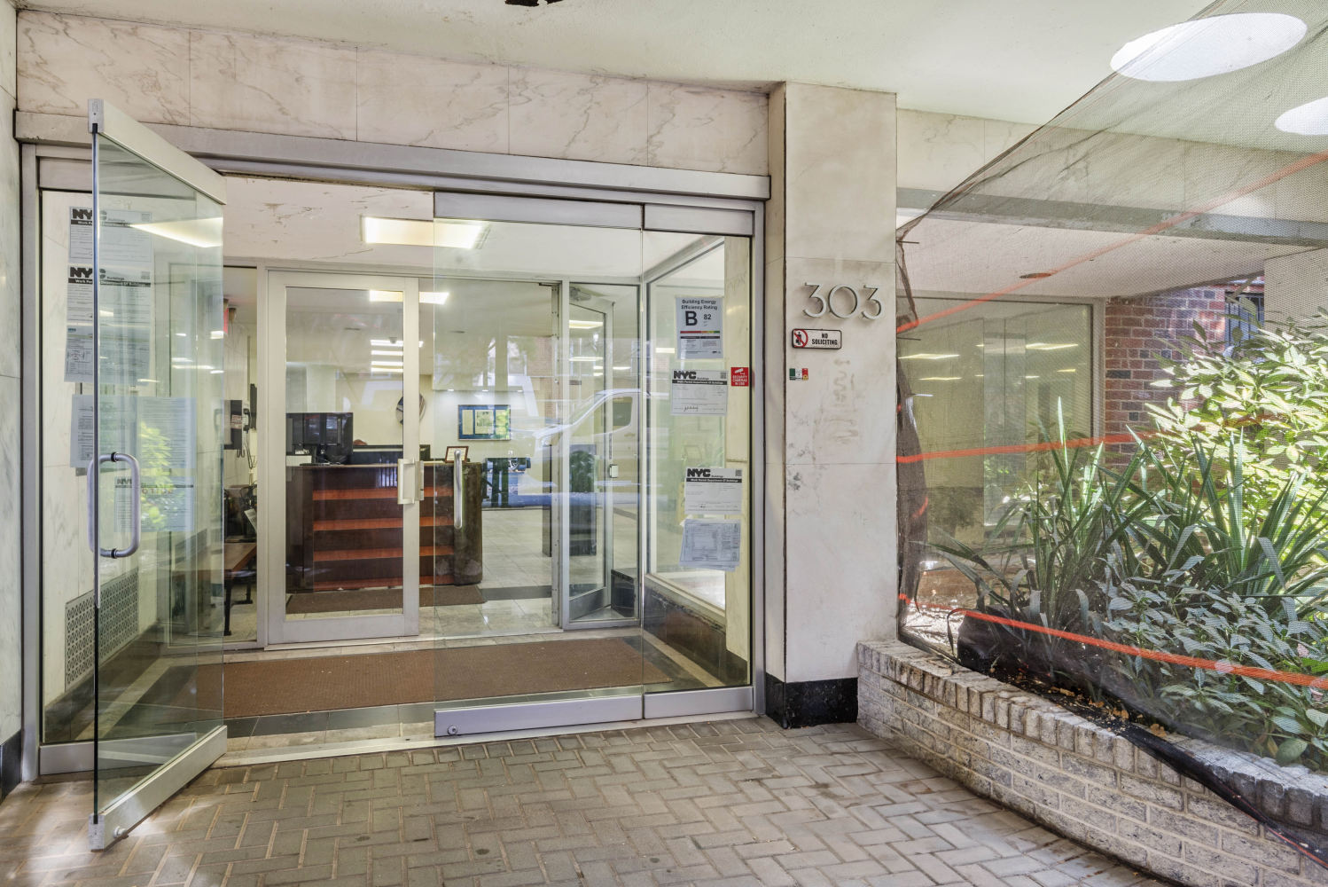 303 Beverley Road 5A