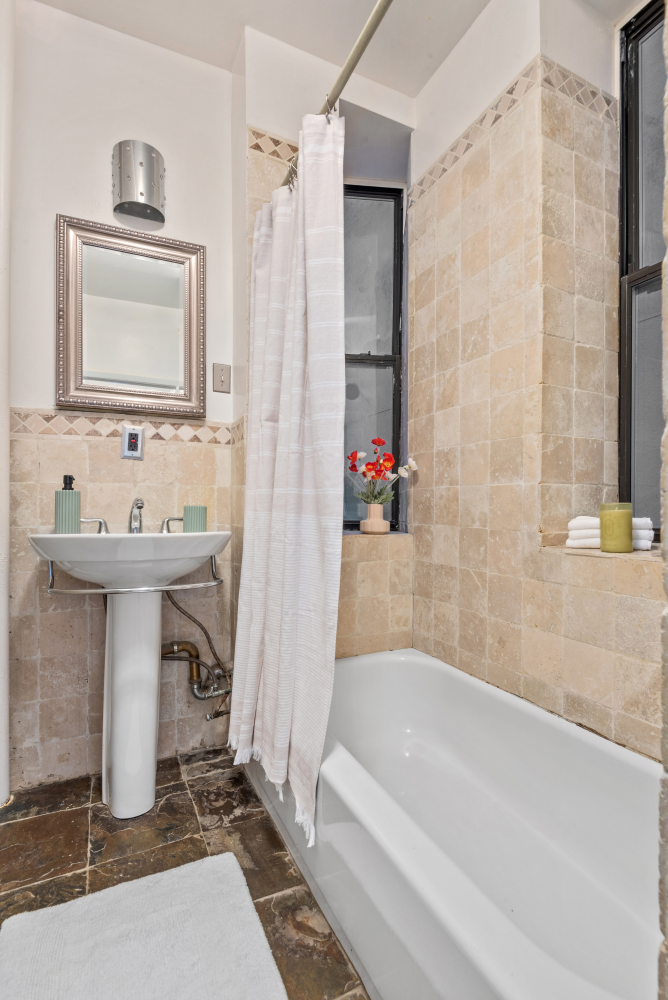 323 East 8th Street 1GC