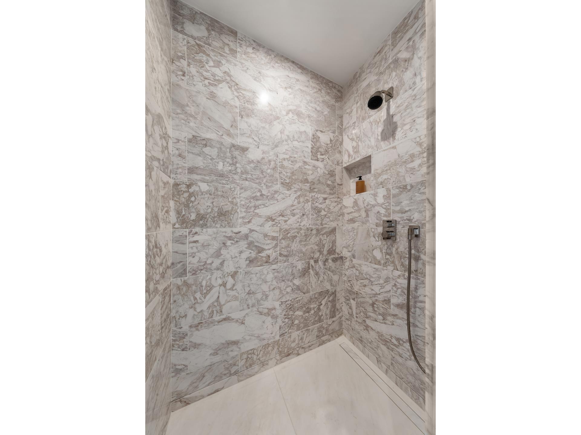 138 E 50TH Street 25A