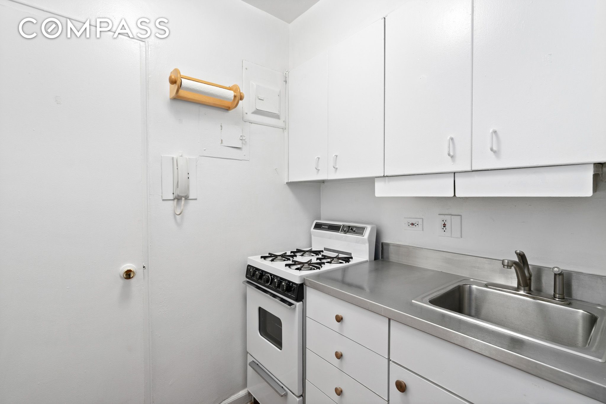 60 East 9th Street 235