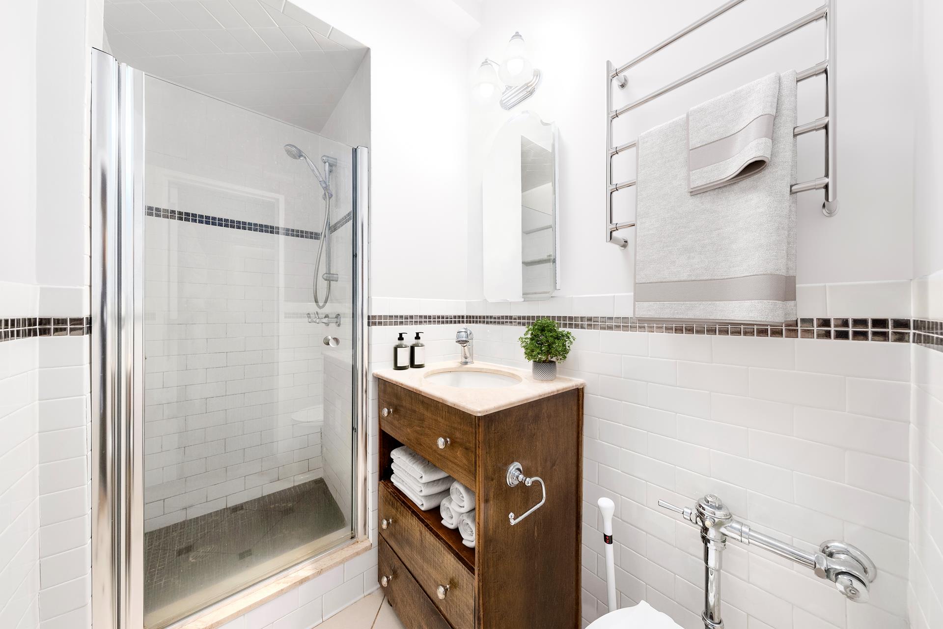 13 West 13th Street 1AS