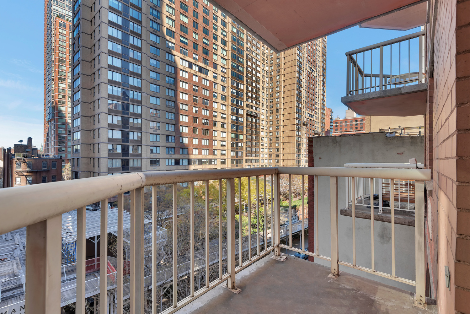 206 E 95TH Street 6C