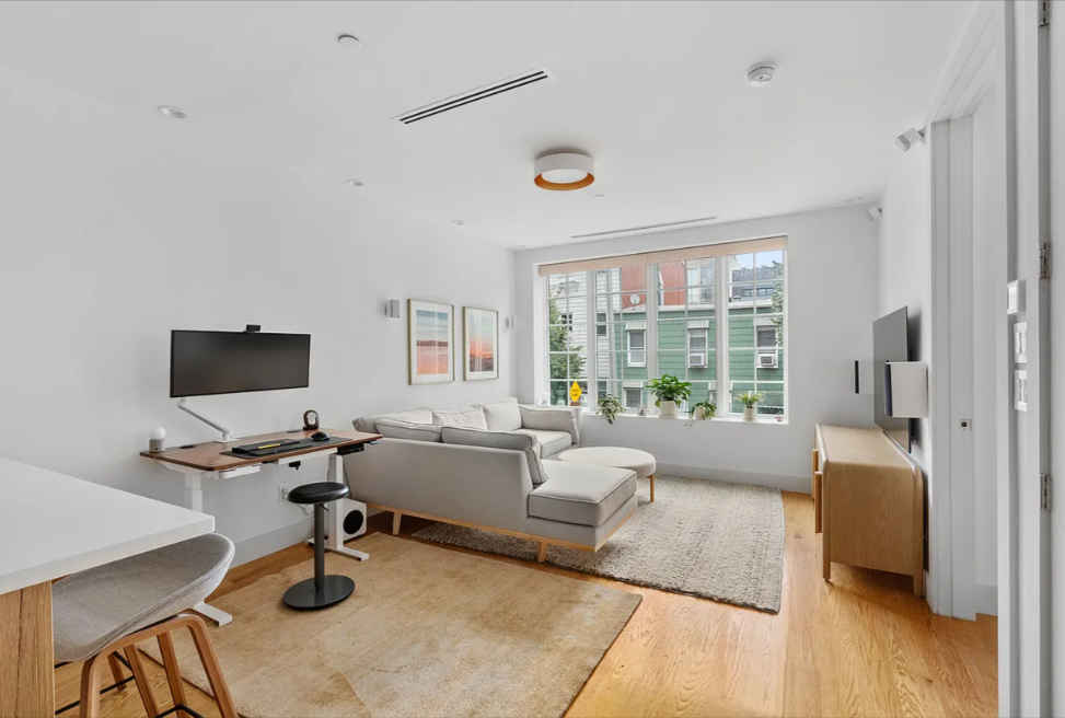 43 NEWEL Street 2A