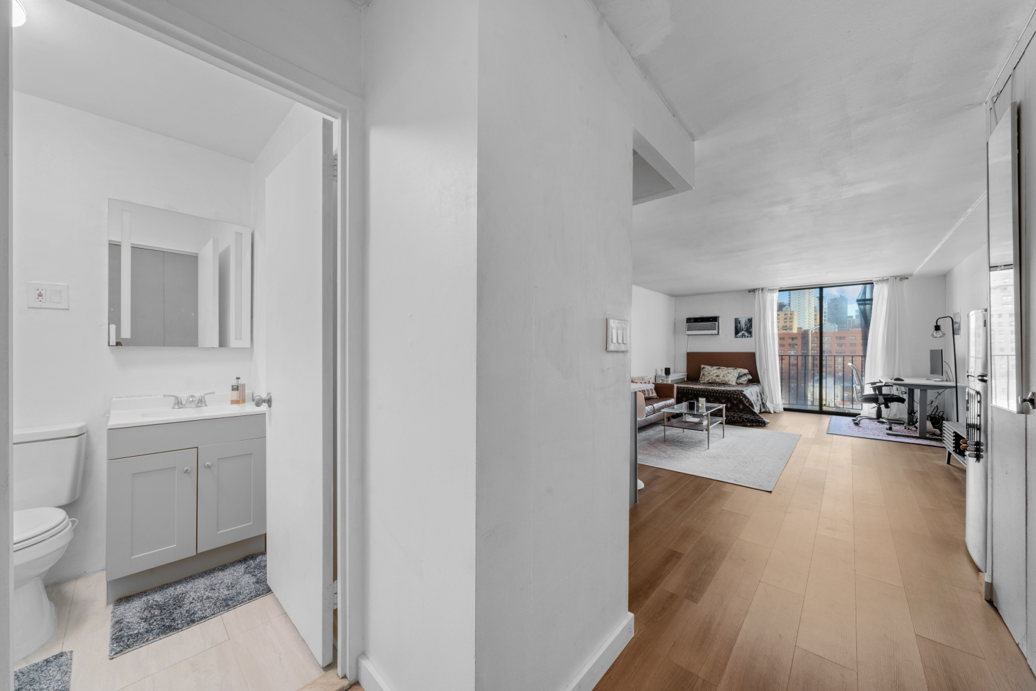 215 E 24TH Street 823