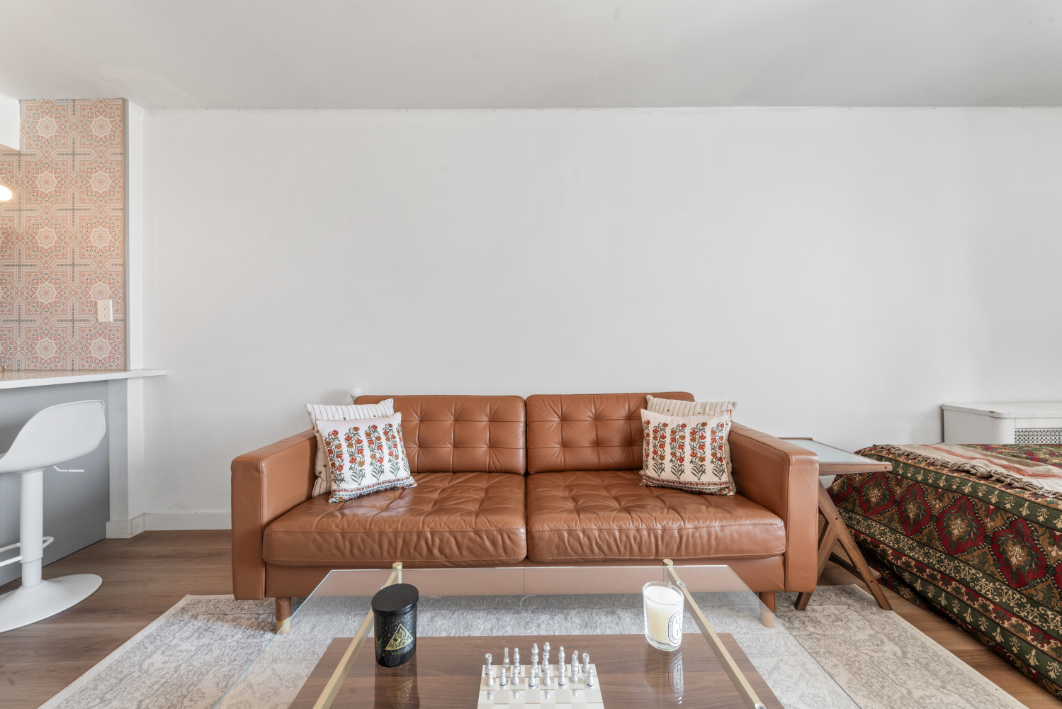 215 E 24TH Street 823