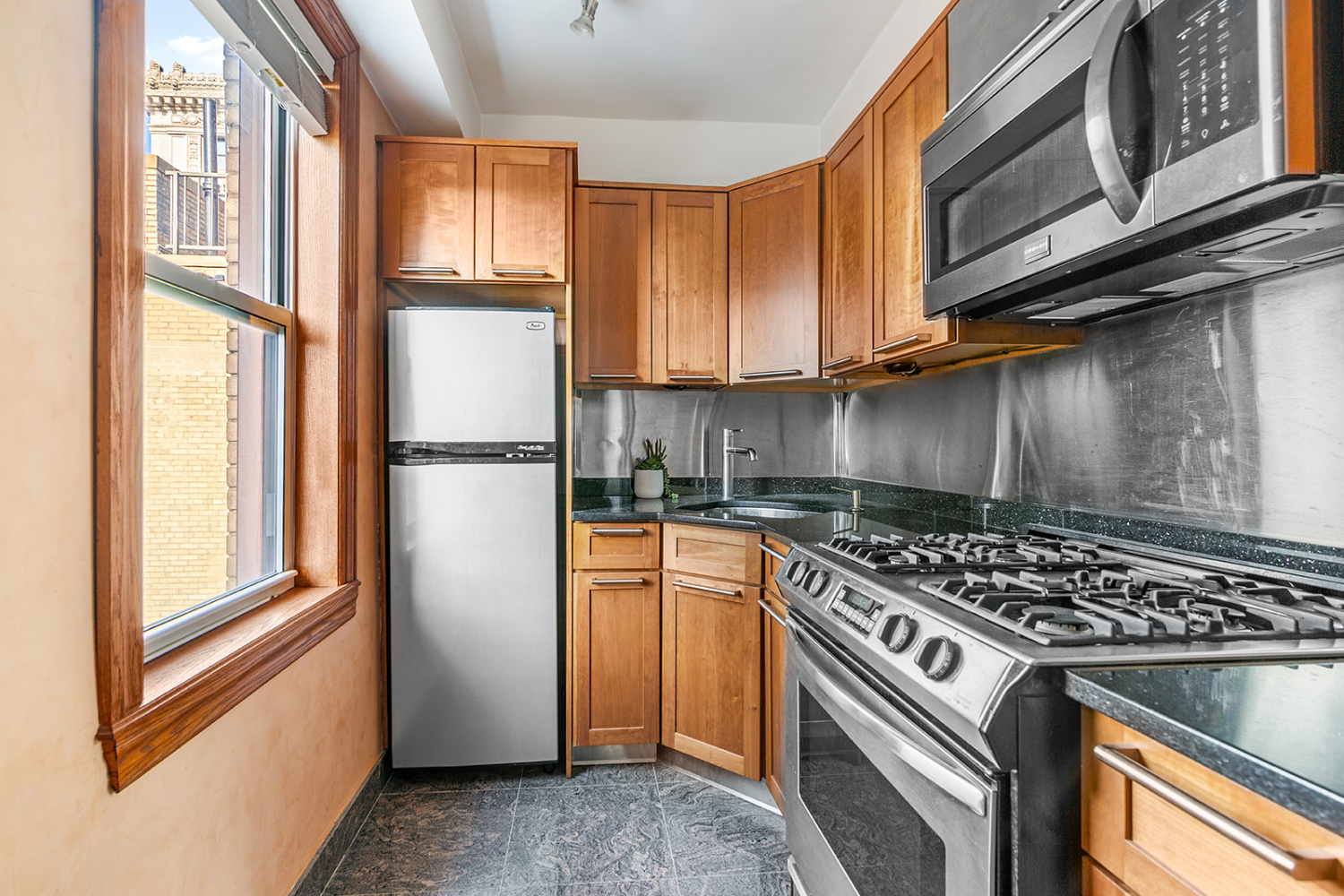 70 REMSEN Street 10E